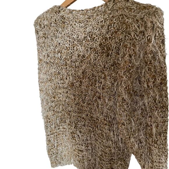 UNIQUE VINTAGE SWEATER!   - Picture 2 of 7